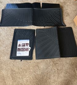 Black All-Weather Rubber Car Floor Mats Set