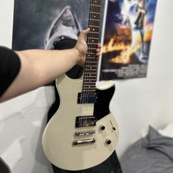 Yamaha Revstar Element RSE20 (Vintage White) Electric Guitar