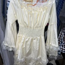 Woman’s Pirate Costume Small