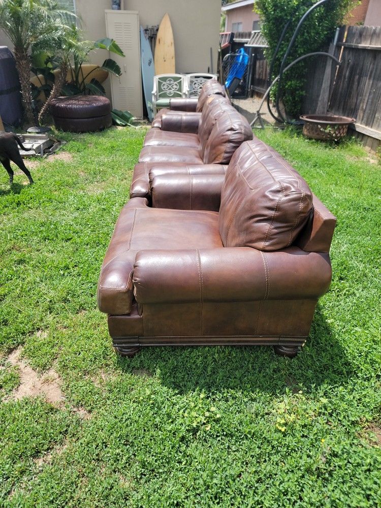 Couch for Sale in Riverside, CA OfferUp