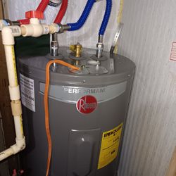 Se Ase Todo Tipo De Cervicios De Plomeria Se Cambian Water Heater Llaves Fugas Toilets Sinks Se Destapan Drenajes Y Mas 