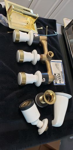 bathroom fixtures NEW Price Pfister 1/27/26 cost $300 Yakima