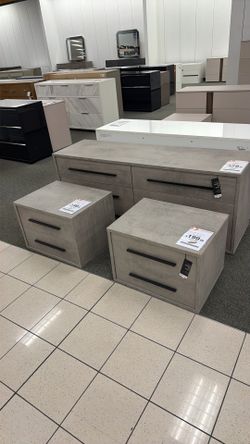 Dresser And 2 Nightstand Set 