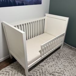 Pottery Barn Fillmore Convertible Crib - Good Condition