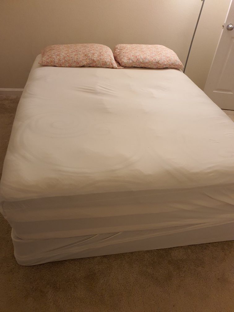 Serta 2 Queen mattresses and 1 box mattress