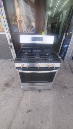 GE five burner great condition 5 burner warranty GE..$500