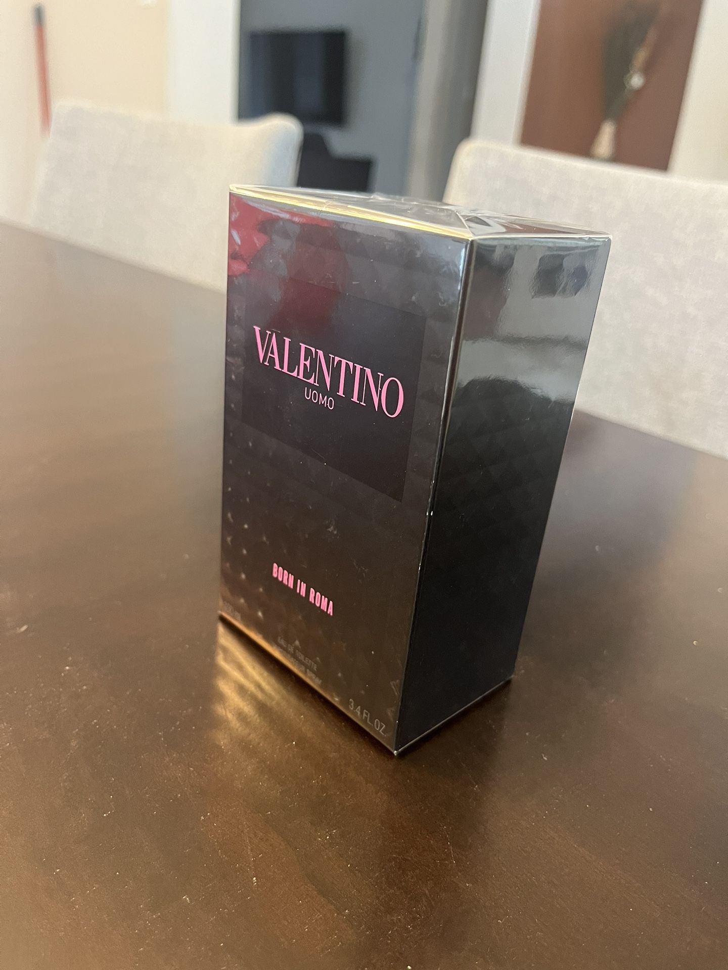Valentino Born In Roma UOMO
