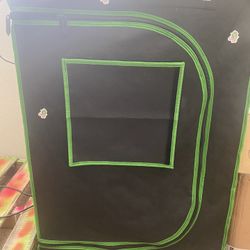 Grow Equipment (Vivosun 2*2*2 Tenth)