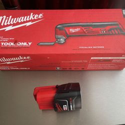 Milwaukee Multi Tool M12 With M12 Battery Red Lithium Cp 2.0