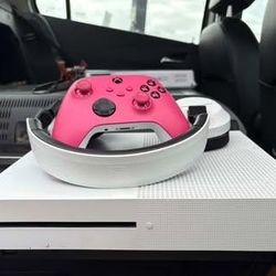 $150 Xbox One With Controller And Turtle Beach Headset