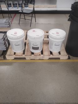 5 GALLONS PAILS OF PAINT