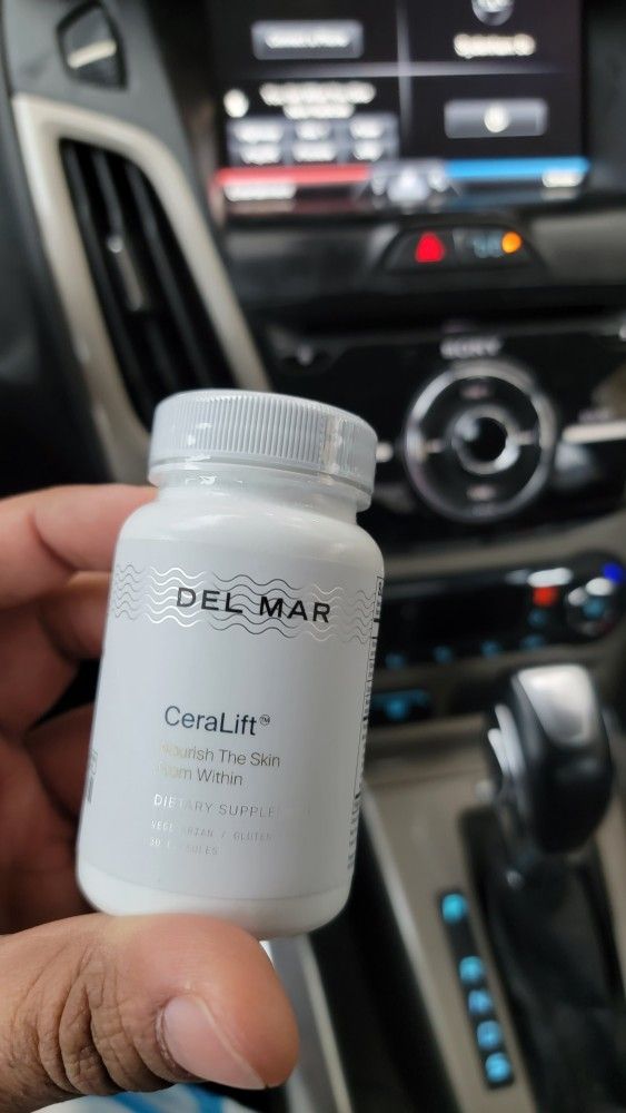 Del Mar Labs - CeraLift - 30 Day Supply - Doctor Formulated - for Reduction in Appearance of Fine Lines and Wrinkles - Anti-Aging Ceramide Retails 80$