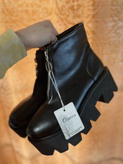 Brand New Boots Size 7