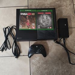 500 GB Xbox One Complete Perfect Working Condition One After Glow Controller And Two Games.