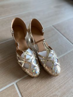 Dance shoes 318