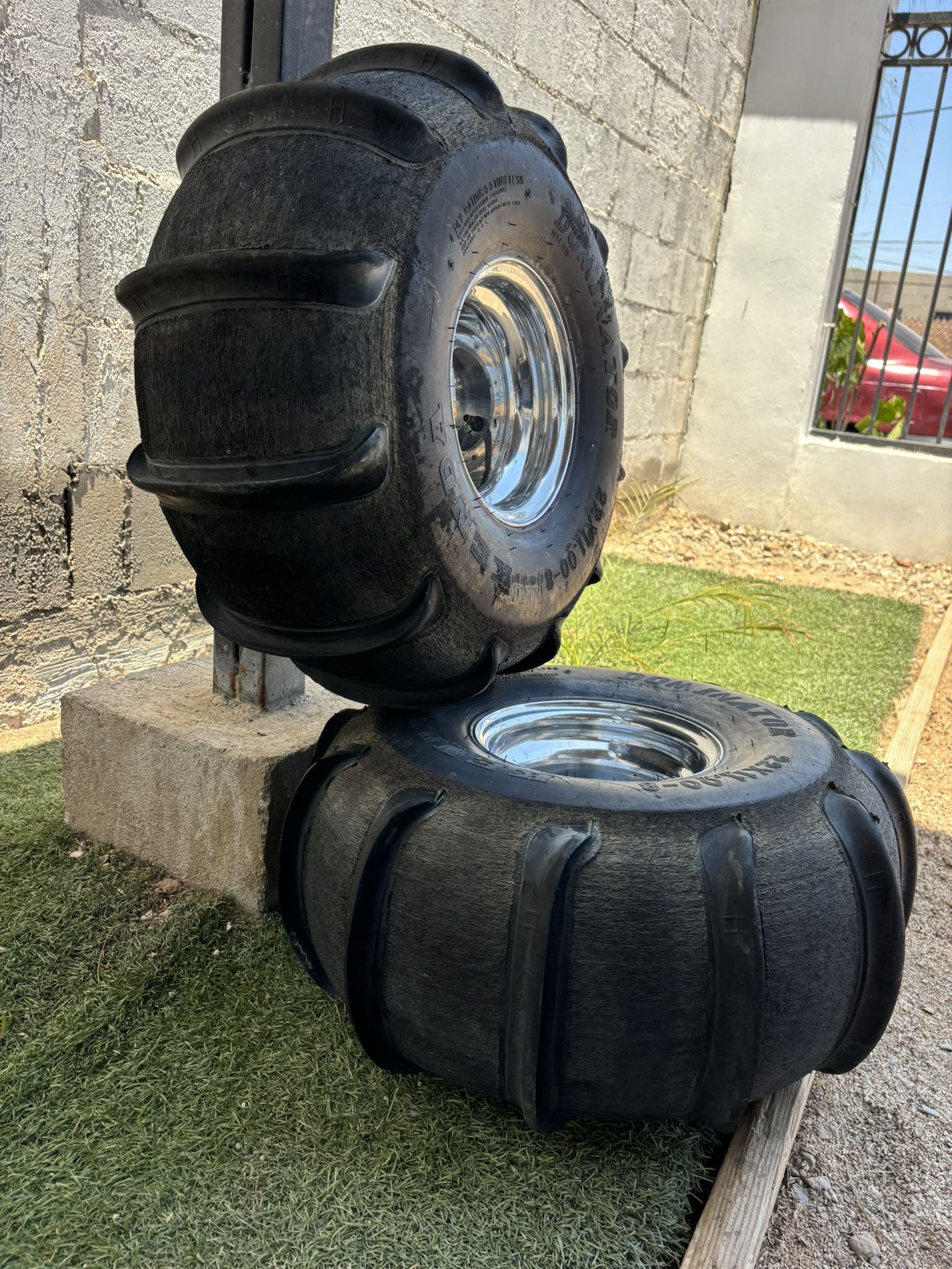 Se Venden Aletas 12 Palas 22x11-8 550 Dlls