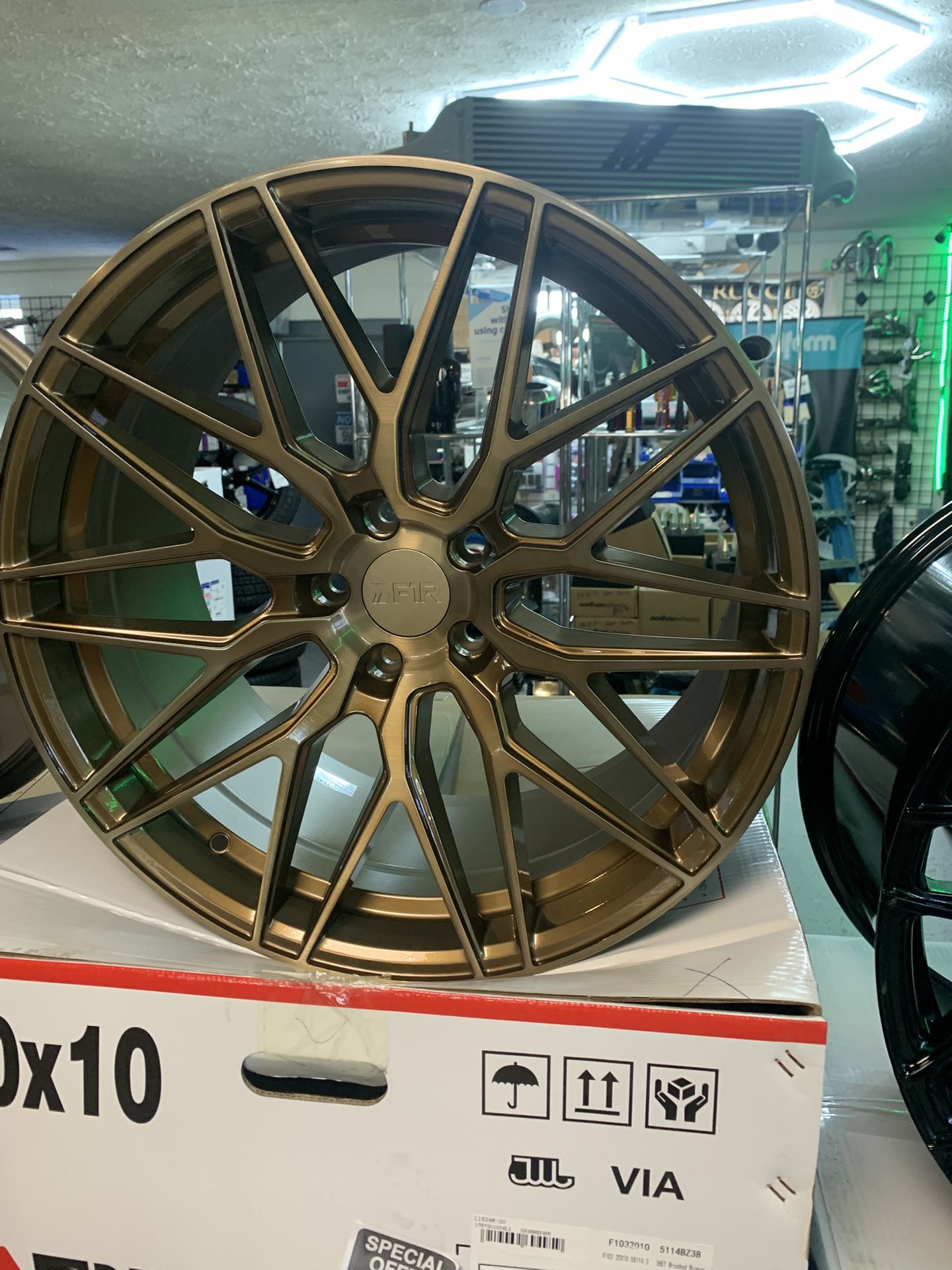 F1R F103 20x10 20x9 Staggered Wheel Setup 5x114