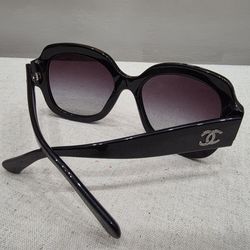 Authentic CHANEL Oversized Sunglasses w/ Case