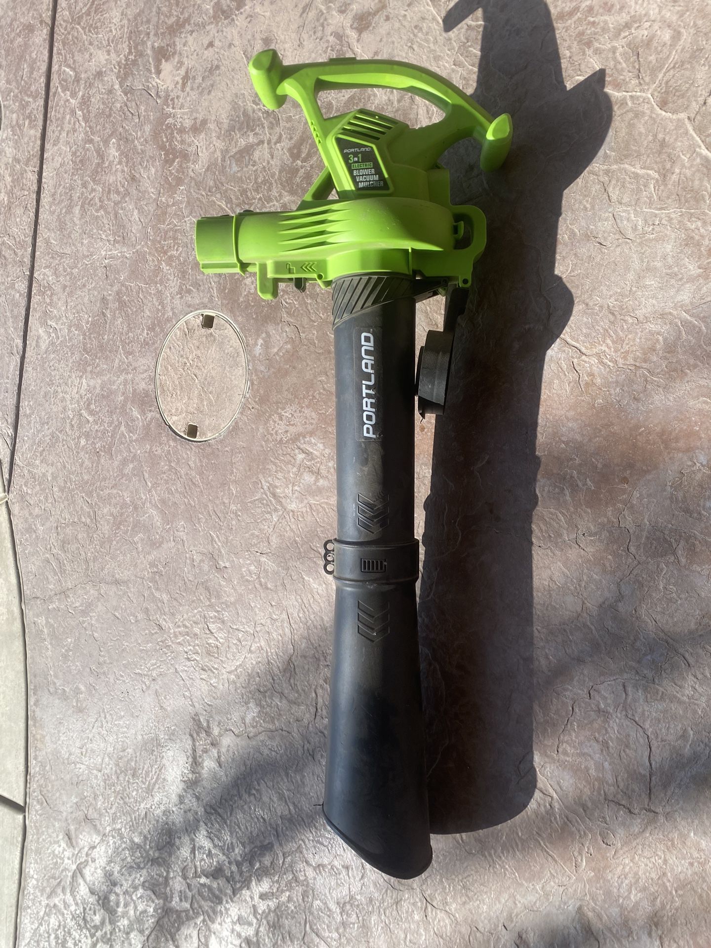 leave blower / leaf sucker 