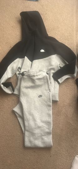 Nike tech ( sets XXL)