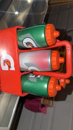 Gatorade squeeze water bottle