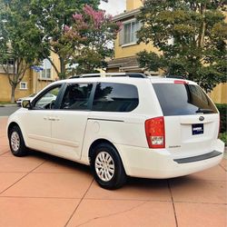 2012 KIA Sedona