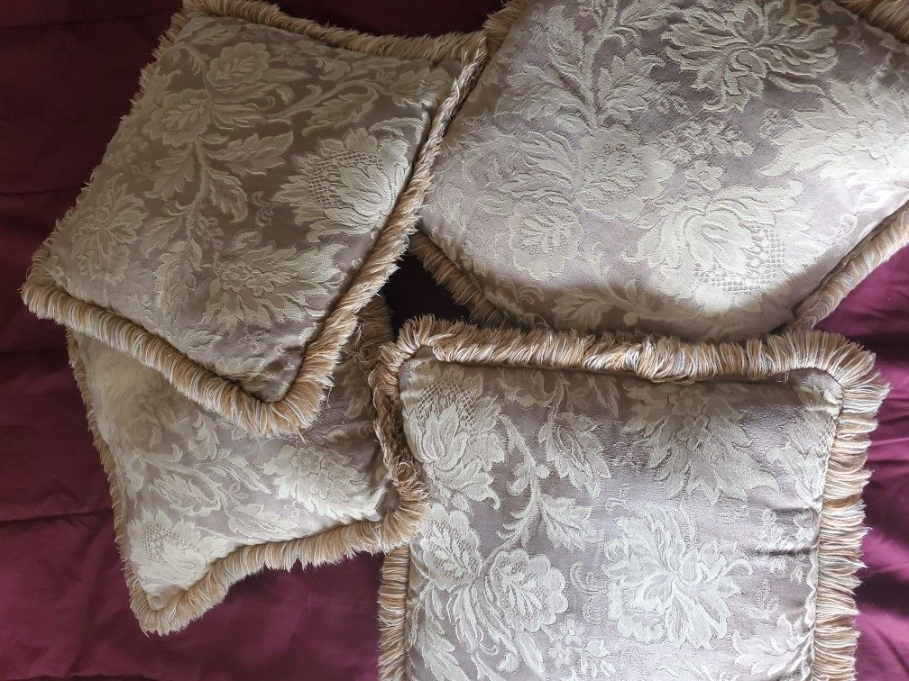 16"×16" cushions All For $8 Cojines Todos Por $8 Pet-free and Smoke-free Home