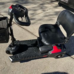 Mobility Scooter – Needs Batteries 