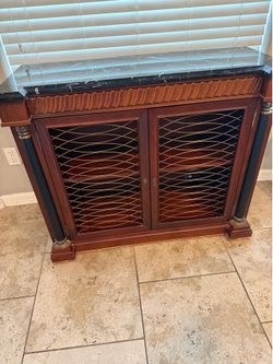 Buffet / wine cabinet