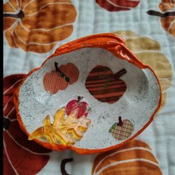Pumpkin / fall decorated shell
