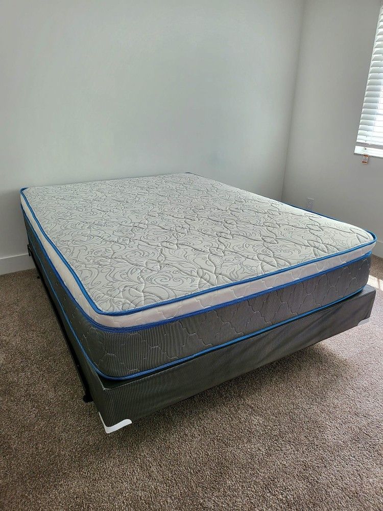 NEW QUEEN PILLOWTOP SET MATTRESS AND BOX SPRING. 2PCS