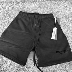 ESSENTIALS SHORTS