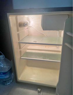 Small refrigerator /Fridgeair 