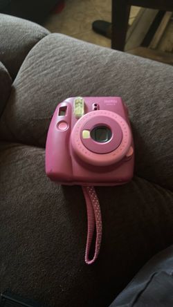 Fujifilm Instax Mini 9 (Pink) – Excellent Condition