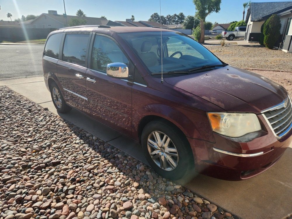 2008 Chrysler Town & Country