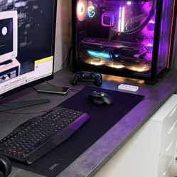 Pc With Monitor 