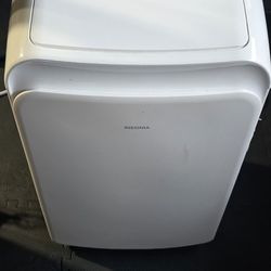 Portable AC - 10,000 BTU - Like New