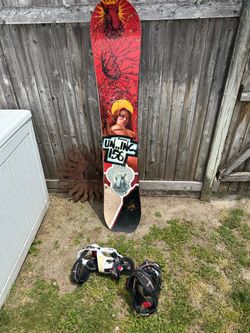 Beautiful Snowboard w/ Bindings