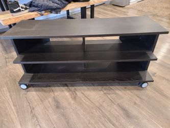 Entertainment center/TV stand