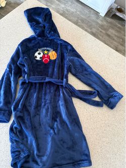 $6-Boys Bathrobe Size 7/8 (like new!)