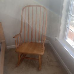 Solid Wood Universal Rocking Chair