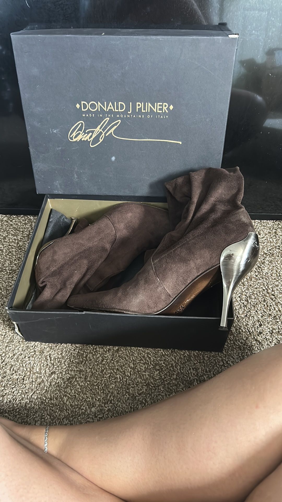 Donald Pliner Brown Suede Boots With Gold Heal