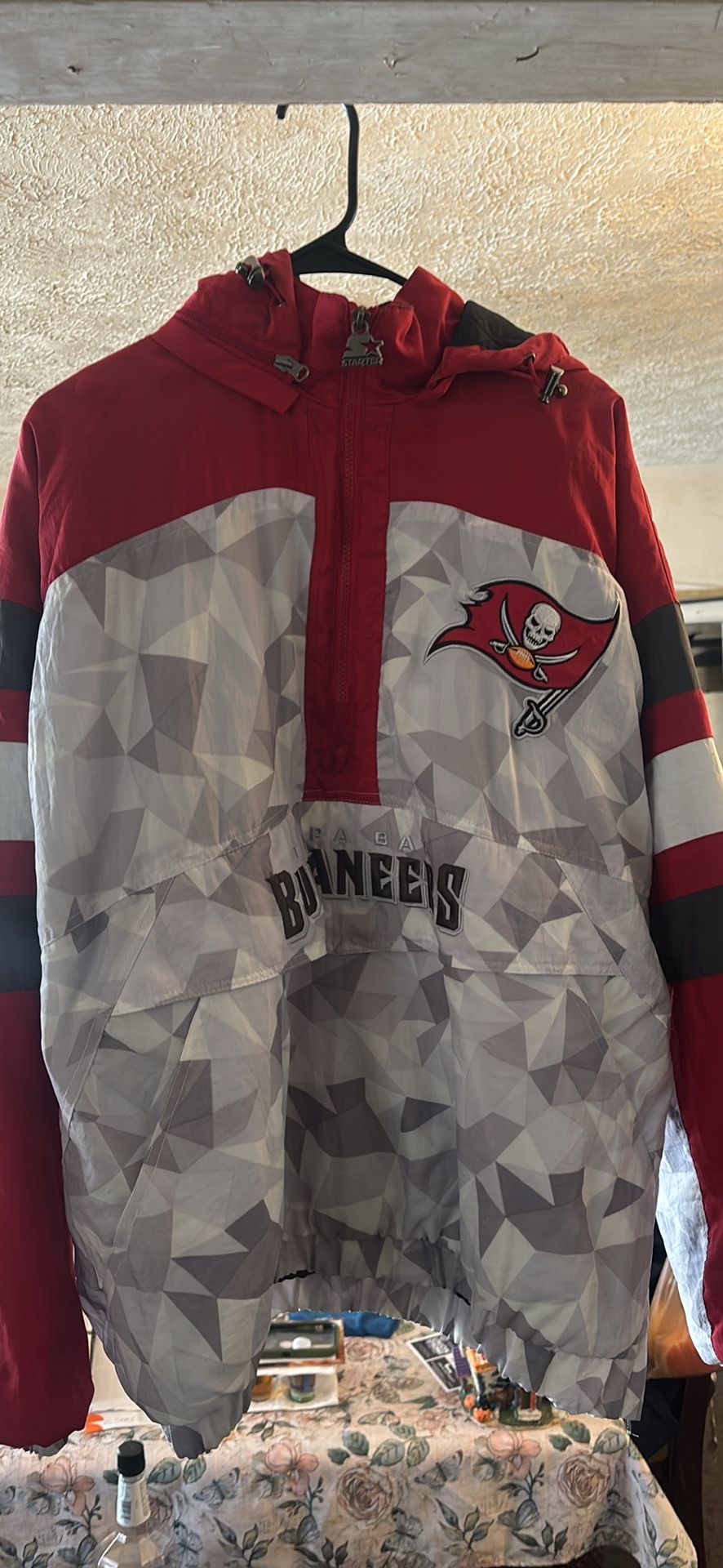Tampa Bay Bucs Starter Pullover Large