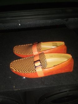 Shoes size 10