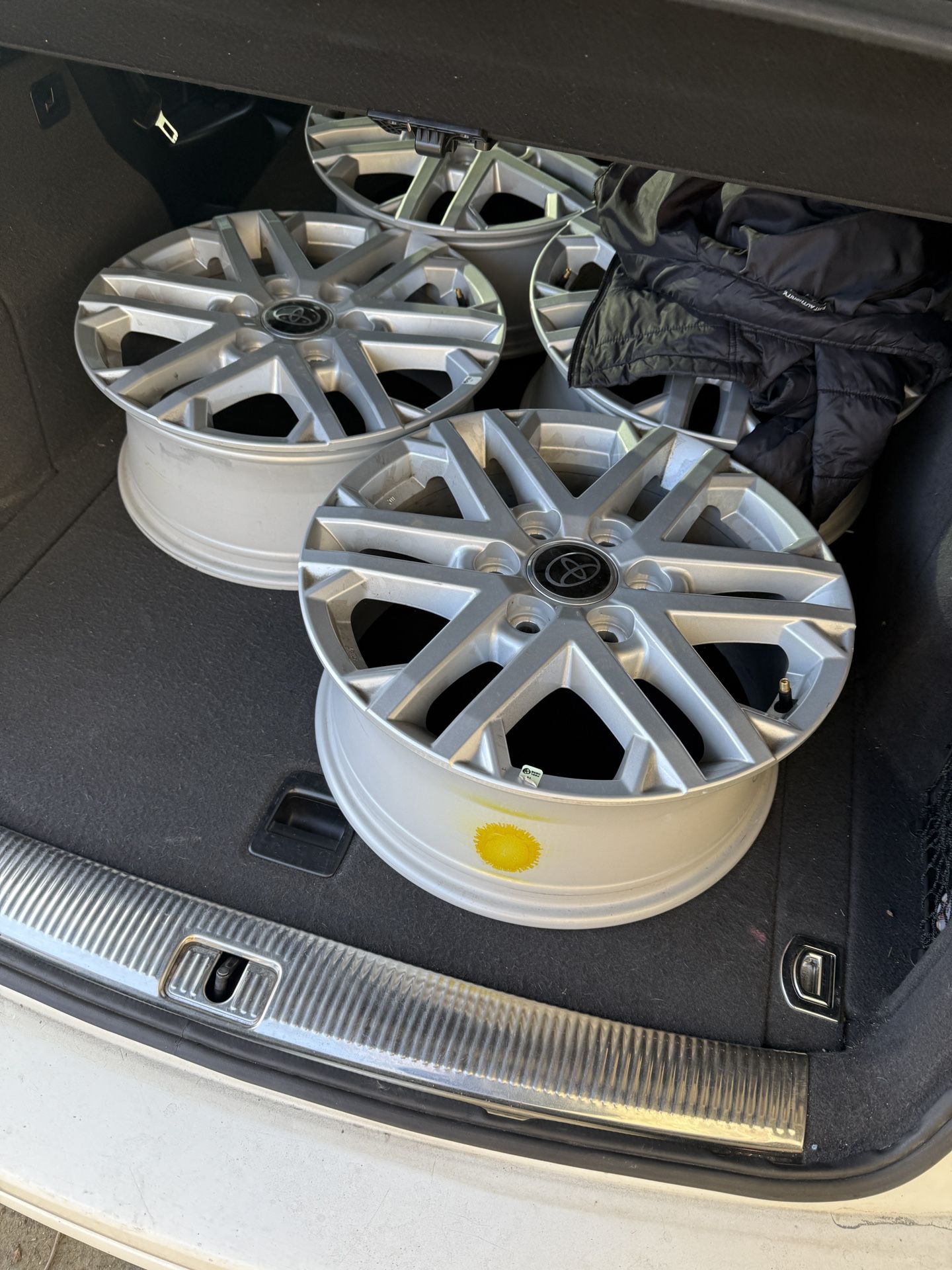 Toyota tundra Wheels