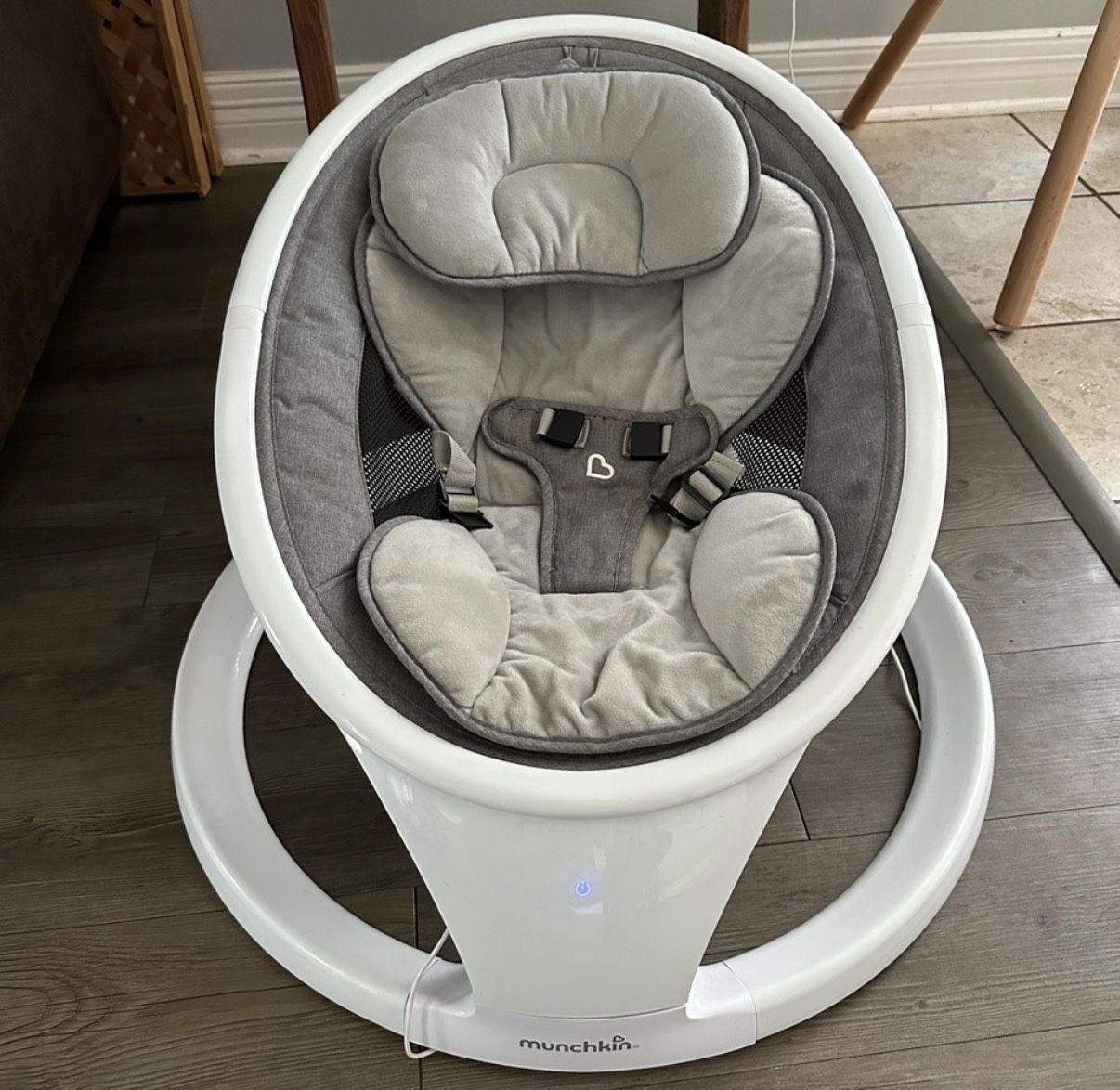 Munchkin Baby swing With remote