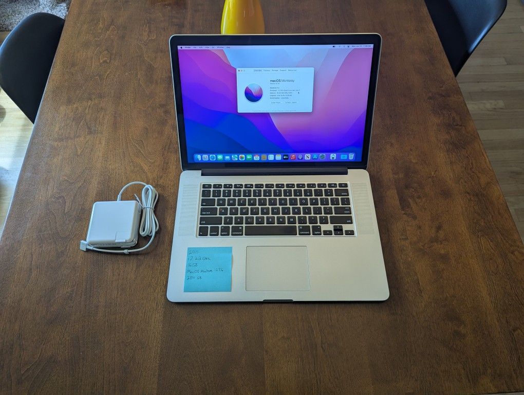 i7 MacBook Pro 15 Inch