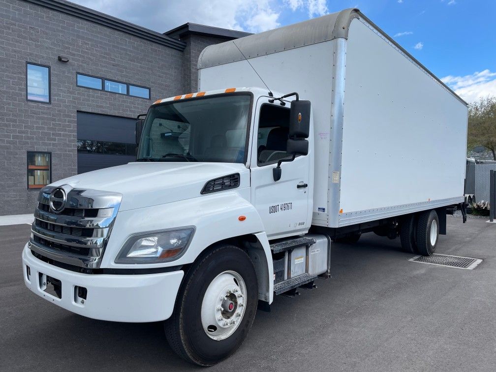 2017 HINO 258/268, 3,300lb Liftgate, NEW Tires, Brakes, etc. Ready for Work!