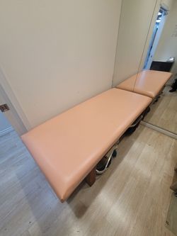 Massage  flat table