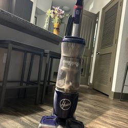 Hoover PowerDrive Pet Bagless Upright Vacuum CLEANER 